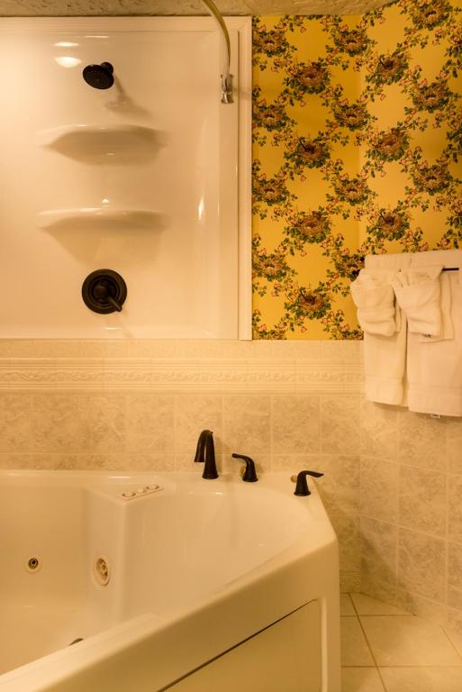 Whirlpool - Photo 5