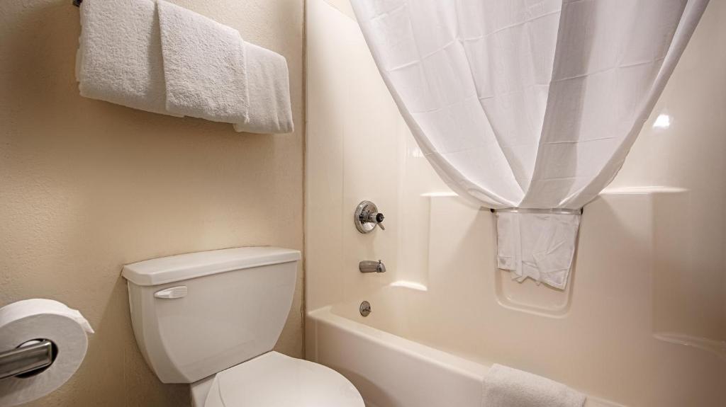 Baymont by Wyndham Delaware - Image 8