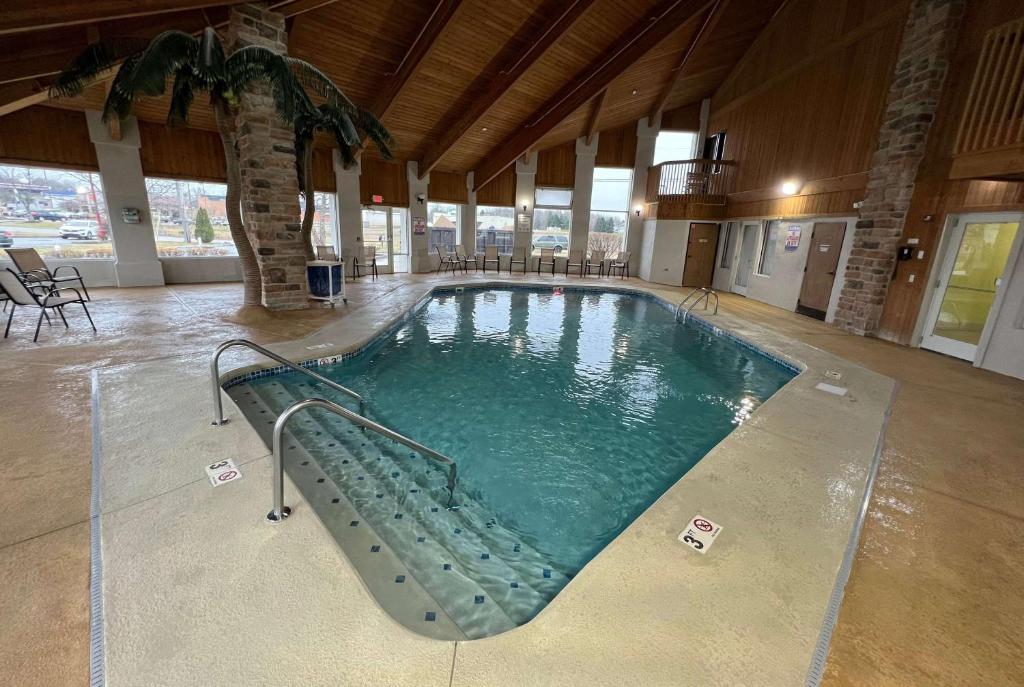 Whirlpool - Photo 2