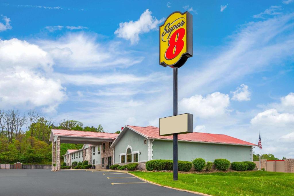 Super 8 by Wyndham Mt. Vernon - Image 8