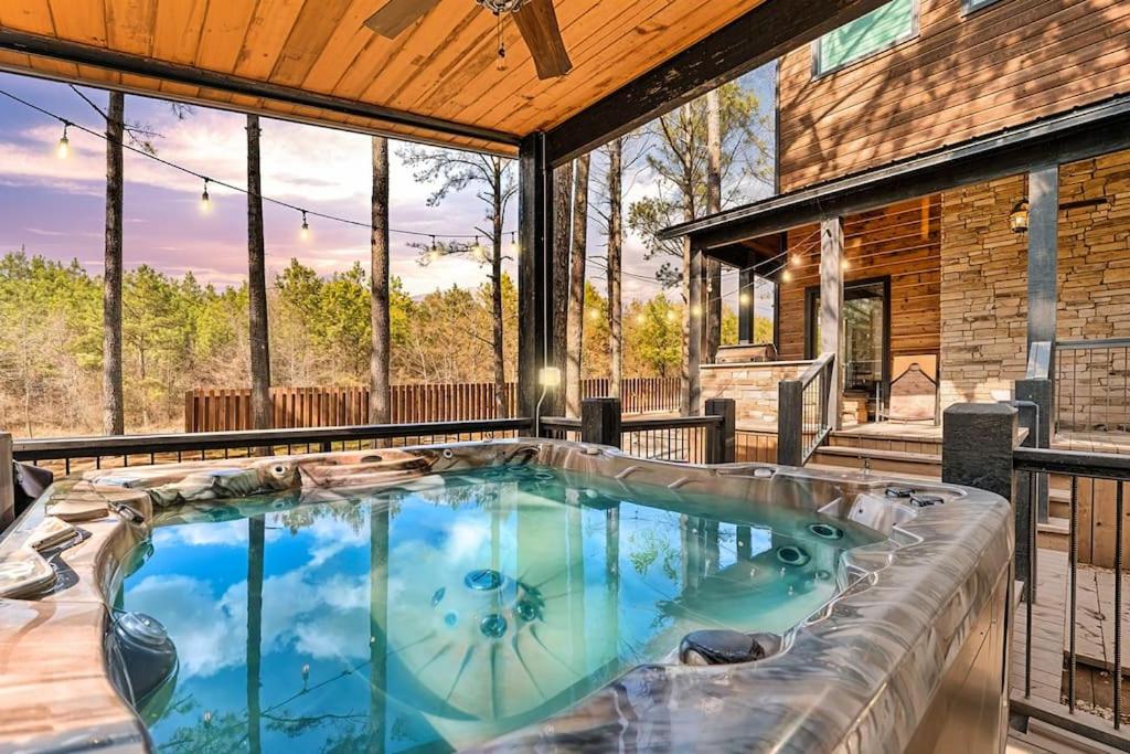 Hot Tub (Jacuzzi) - Photo 4