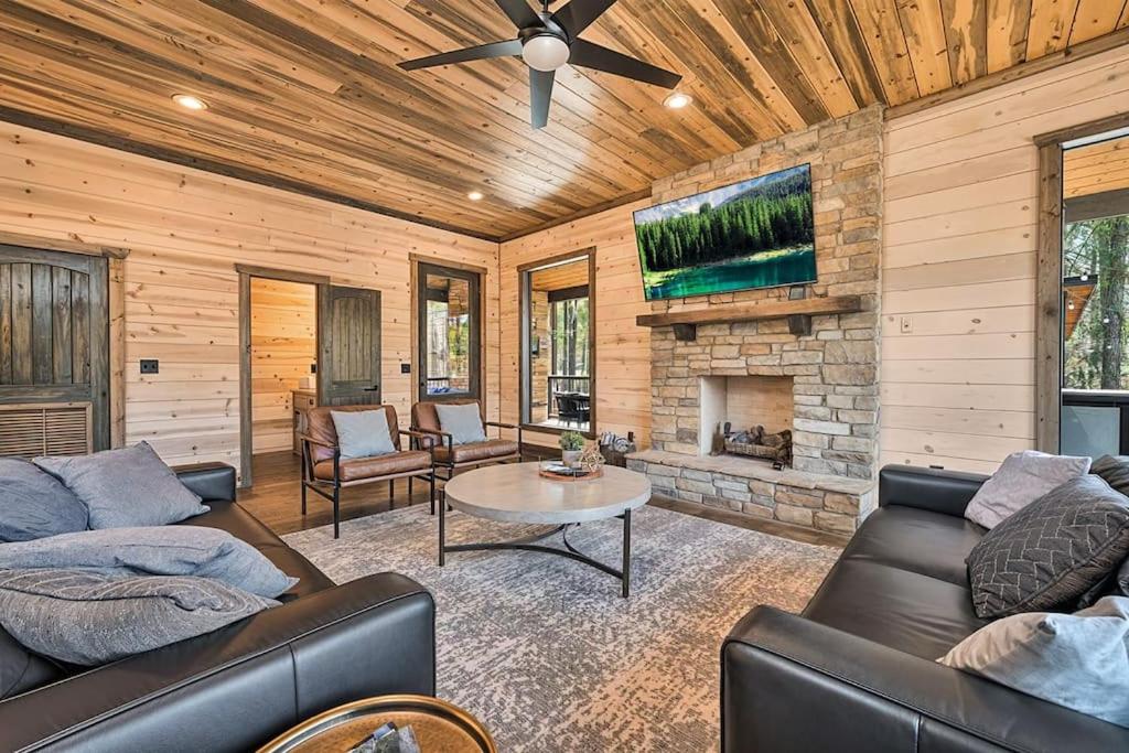 Family Getaway, Hot Tub, Firepit! - Image 6