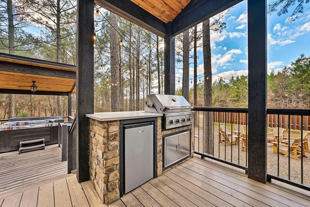 Hot Tub (Jacuzzi) - Photo 2