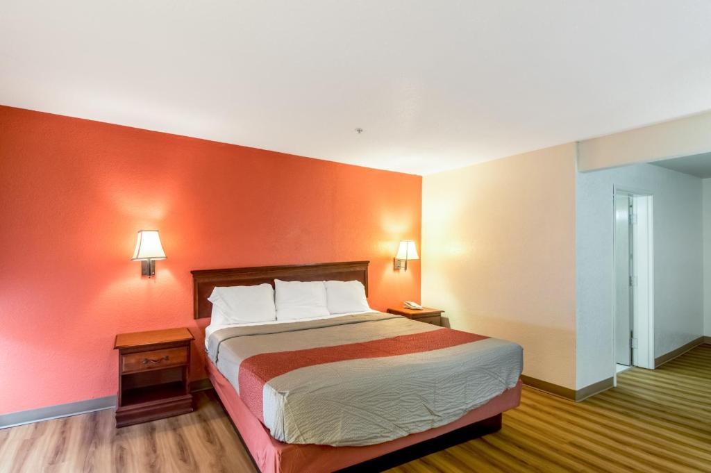 Motel 6-Oklahoma City, OK - Image 8