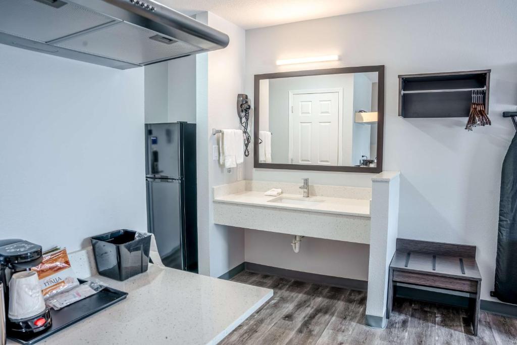 Studio 6 Claremore OK - Image 8