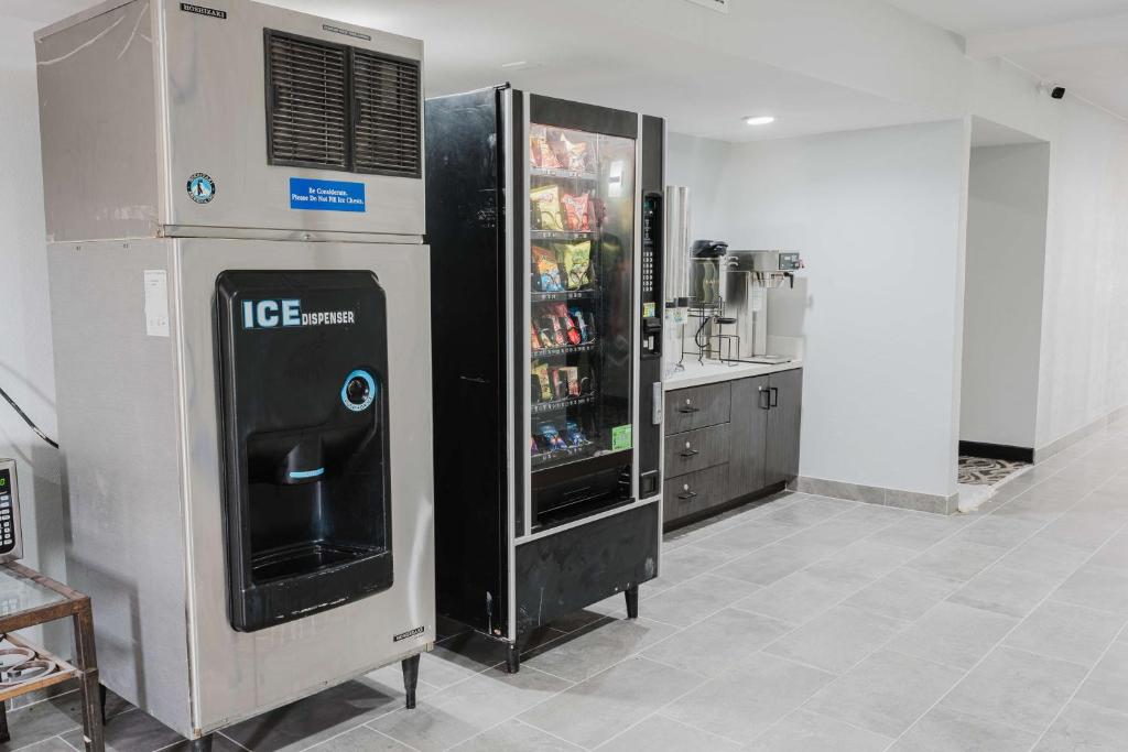 Studio 6 Claremore OK - Image 5