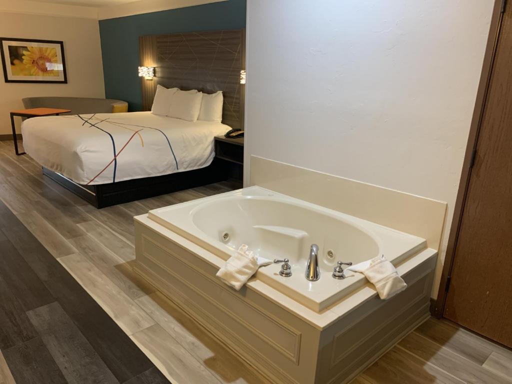 La Quinta by Wyndham OKC North - Quail Springs