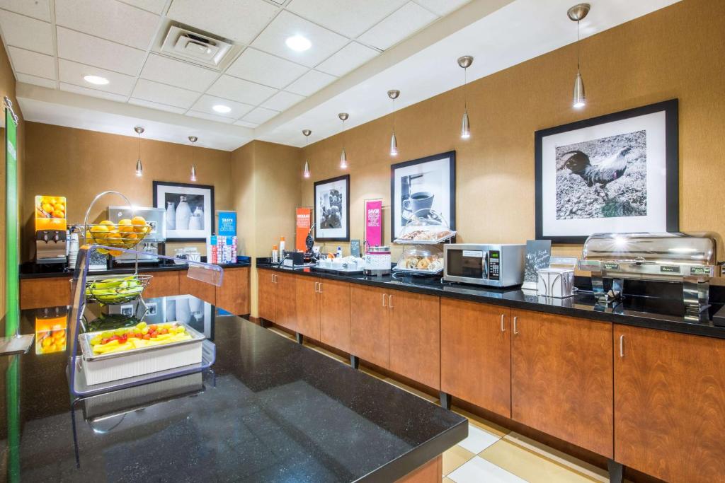 Hampton Inn & Suites Oklahoma City - South - Image 5