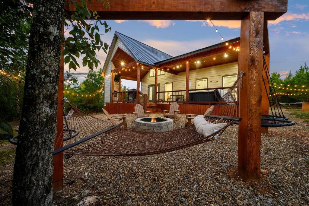 Under the Stars - Secluded, Hot Tub, Firepit, Games