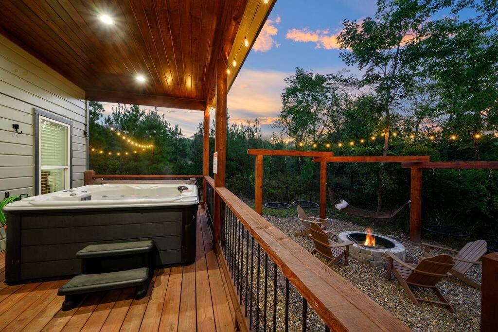 Hot Tub (Jacuzzi) - Photo 9