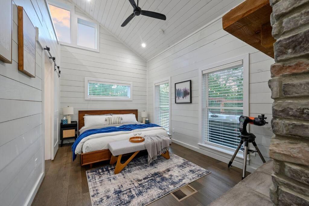 Under the Stars - Secluded, Hot Tub, Firepit, Games - Image 7