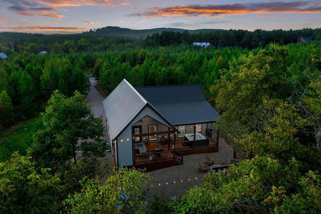 Hot Tub (Jacuzzi) - Photo 11