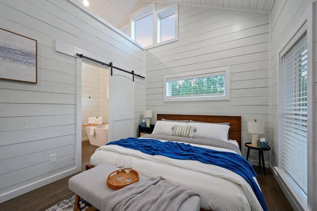 Hot Tub (Jacuzzi) - Photo 6