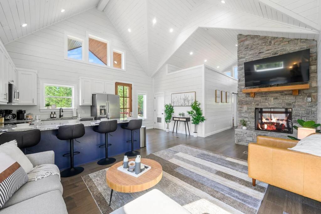 Under the Stars - Secluded, Hot Tub, Firepit, Games - Image 5