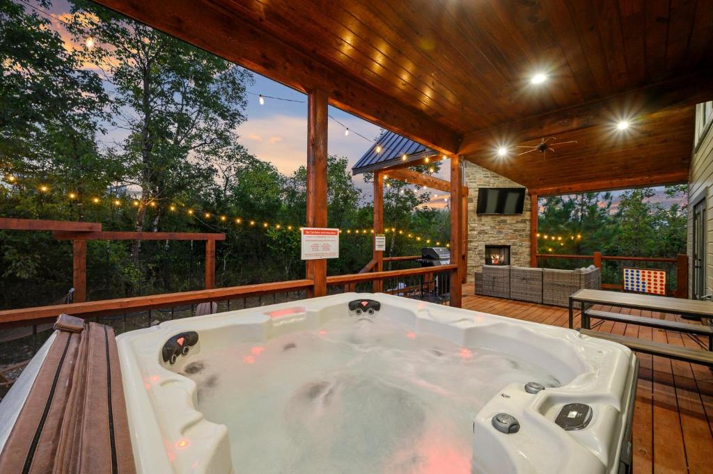 Hot Tub (Jacuzzi) - Photo 10