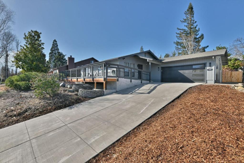 Manor Hill Haven Hot Tub & Accessible Features - Image 6