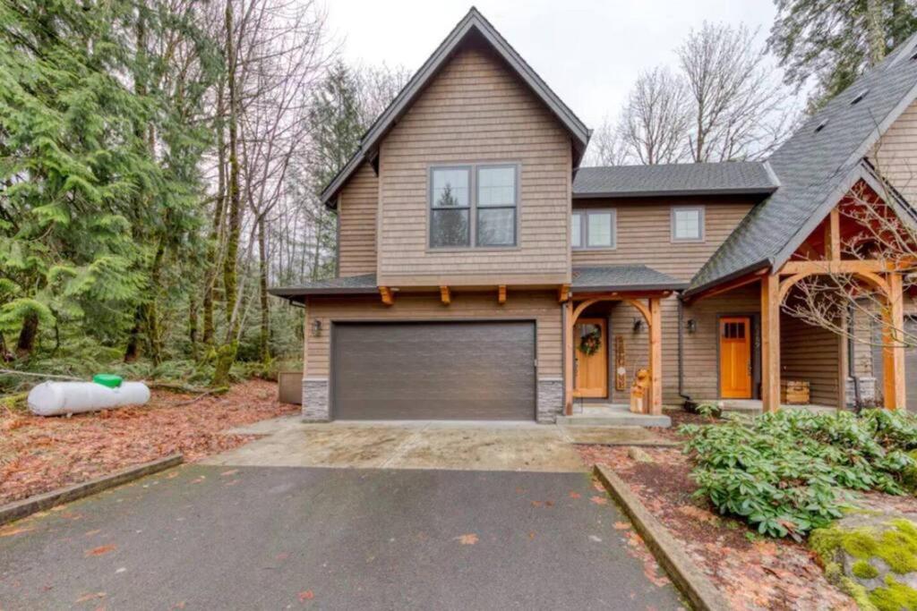 Modern Retreat in Mt Hood Oregon Resort - Image 8