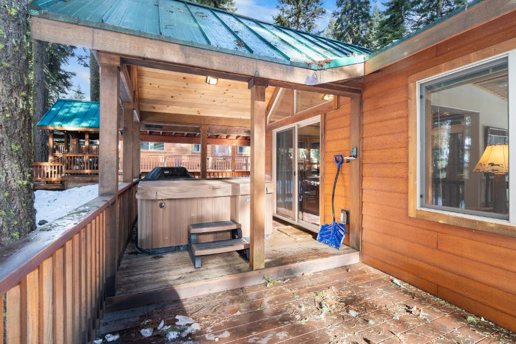 Hot Tub (Jacuzzi) - Photo 5