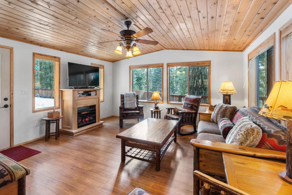 The Cabins at Hyatt - Image 5