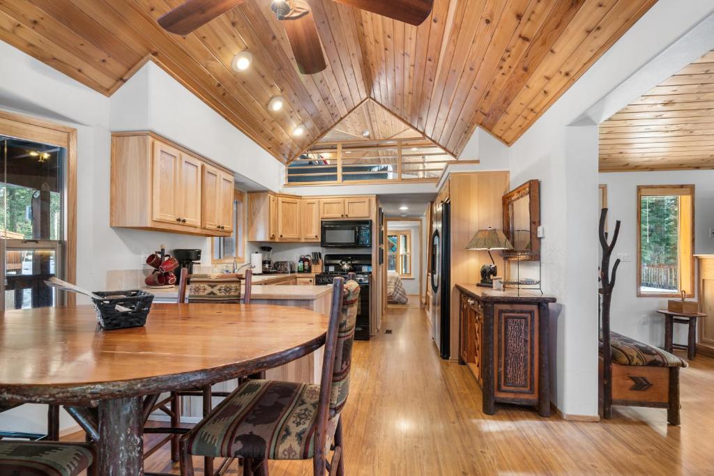 The Cabins at Hyatt - Image 8