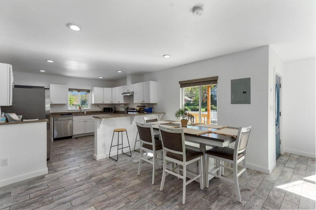 Amber Nook - Image 7