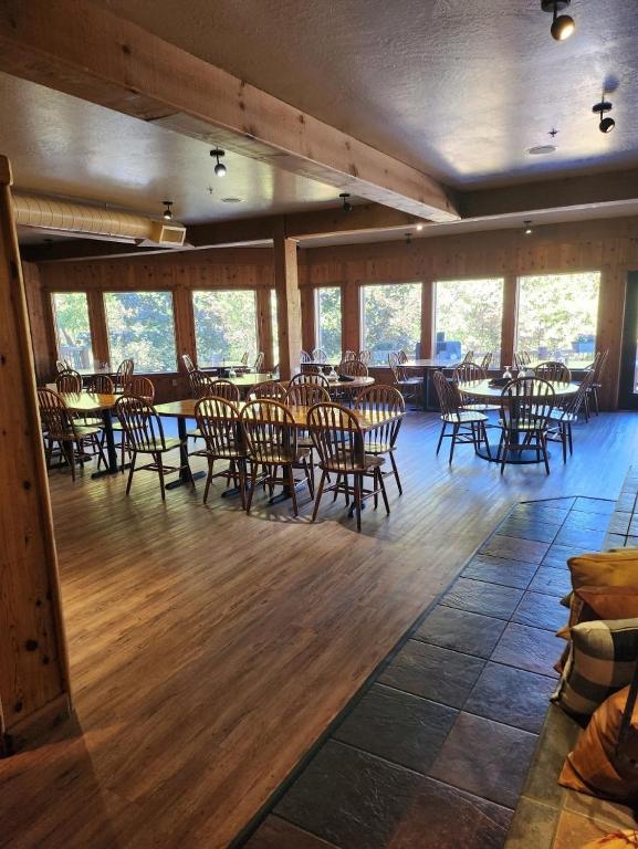 Callahan's Mountain Lodge - Image 8