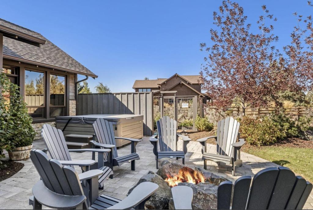 Hot Tub (Jacuzzi) - Photo 3