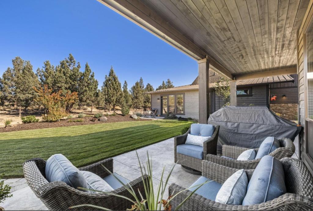 Hot Tub (Jacuzzi) - Photo 2