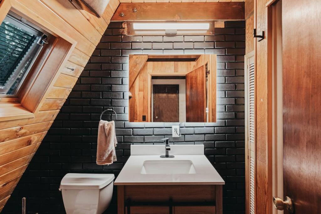 Majestic A-Frame on 5 acres! - Image 8