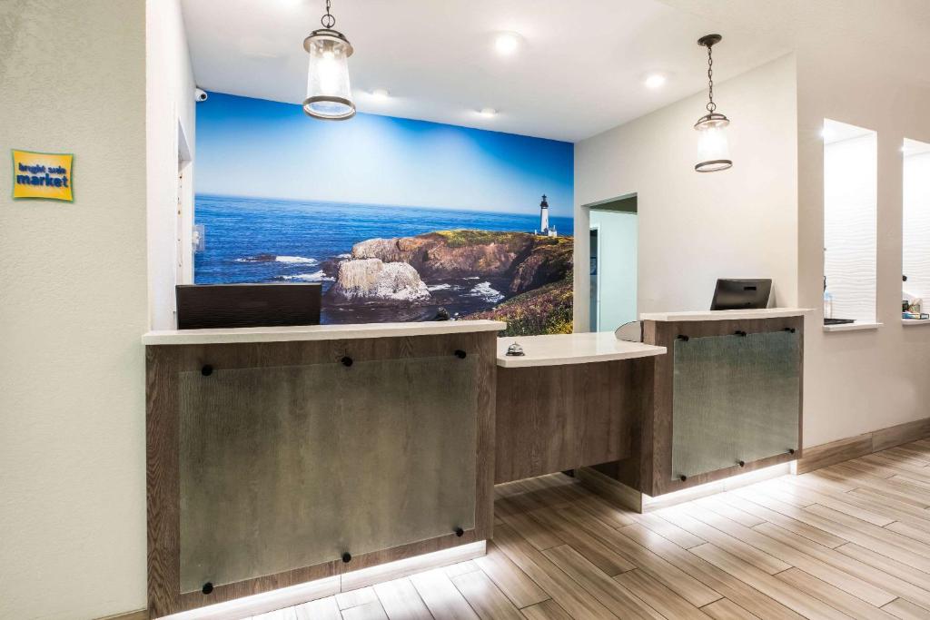 La Quinta by Wyndham Newport - Image 6