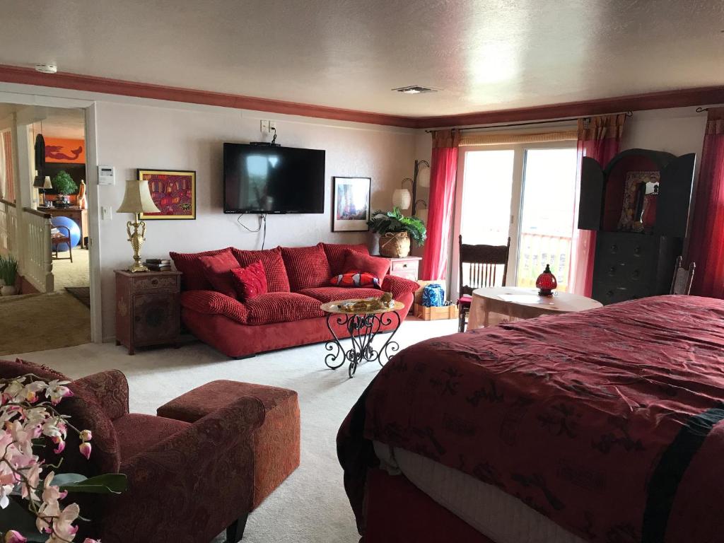 Mermaid's Muse Bed and Breakfast - Image 5