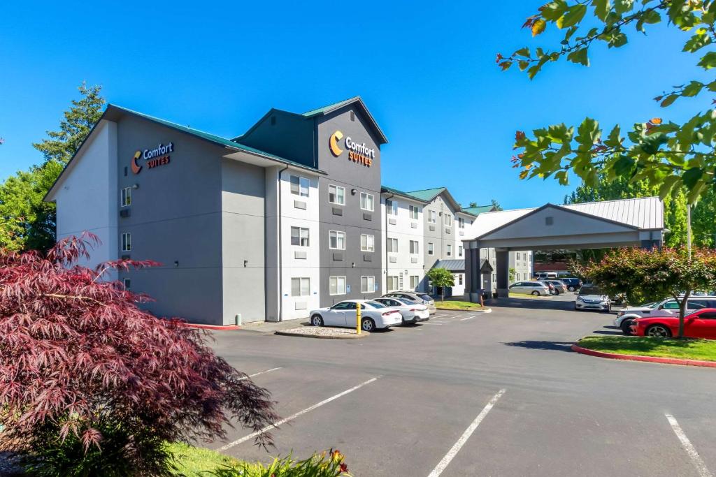 Comfort Suites Portland Airport - Image 7