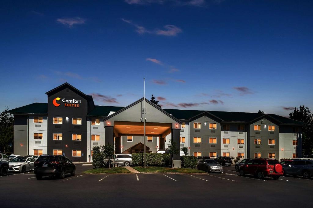 Comfort Suites Portland Airport - Image 8