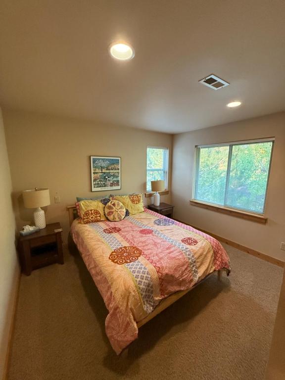 West Bend Bike and Ski Getaway - Image 7