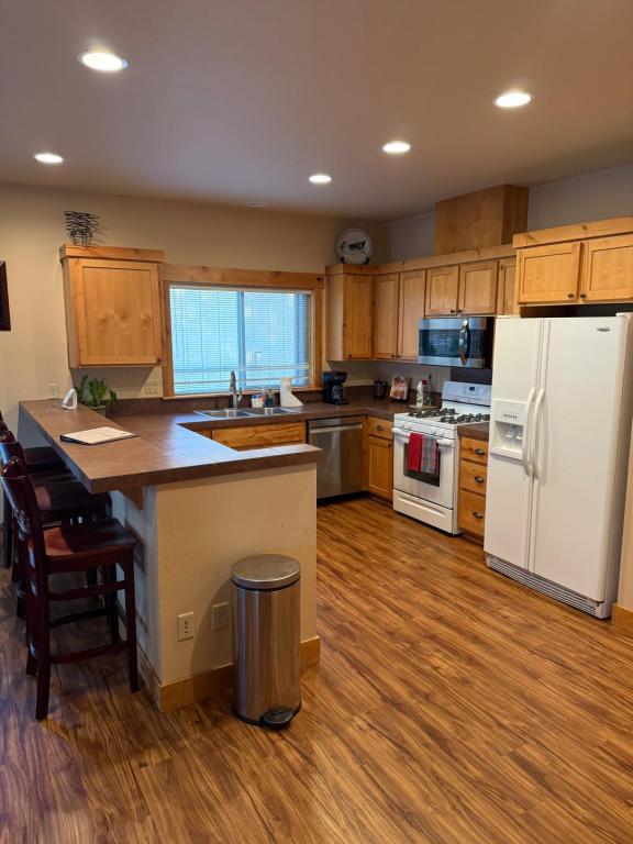 West Bend Bike and Ski Getaway - Image 8