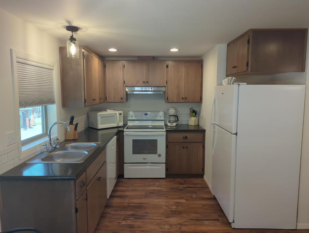 Eagle Cap Chalets - Image 7