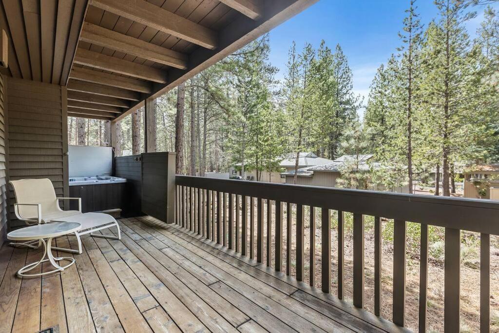 Hot Tub (Jacuzzi) - Photo 2