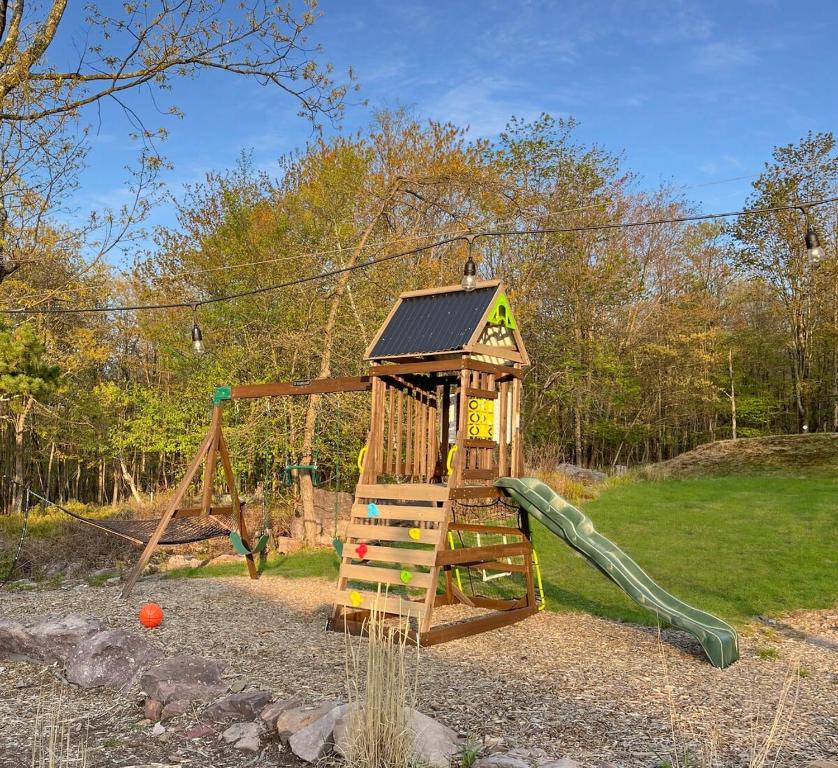 Skypine Lodge - Log Lodge Atop the World - Image 8