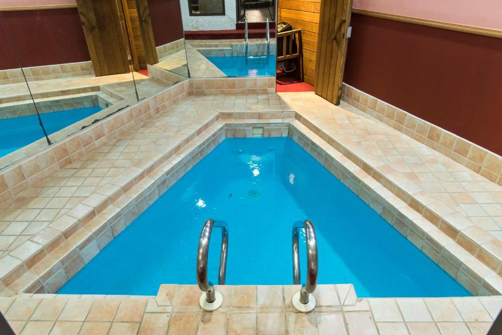 Hot Tub (Jacuzzi) - Photo 12