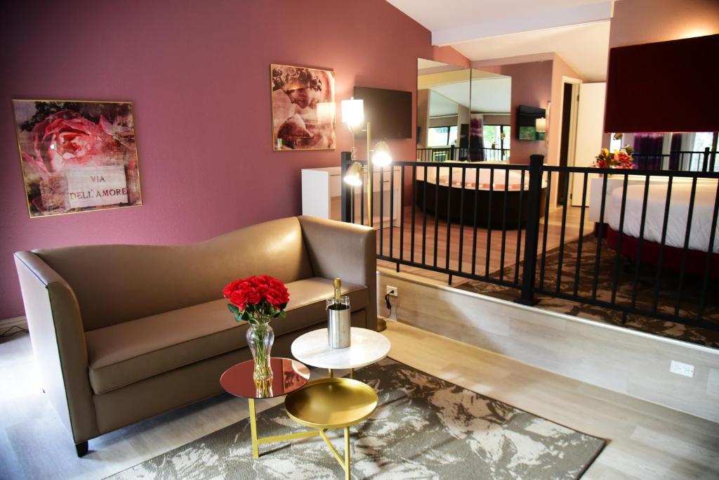 Hot Tub (Jacuzzi) - Photo 11