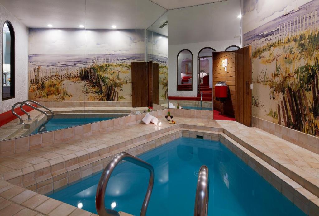 Hot Tub (Jacuzzi) - Photo 6