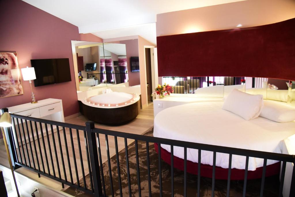 Hot Tub (Jacuzzi) - Photo 8