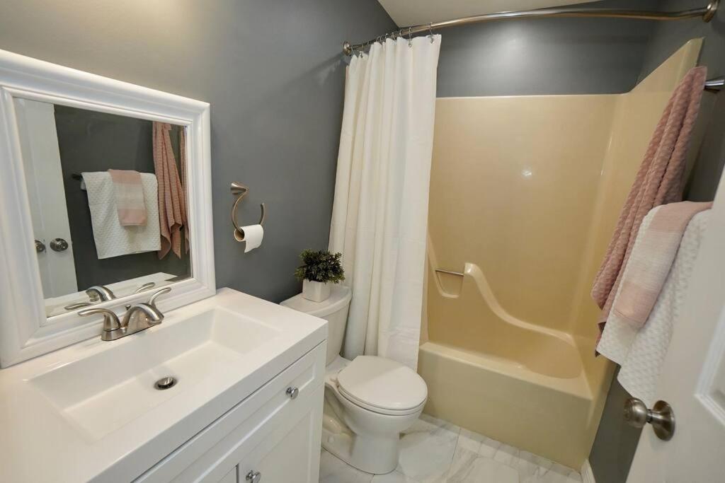 A gorgeous home, 5BR-2BT, perfect for your family!