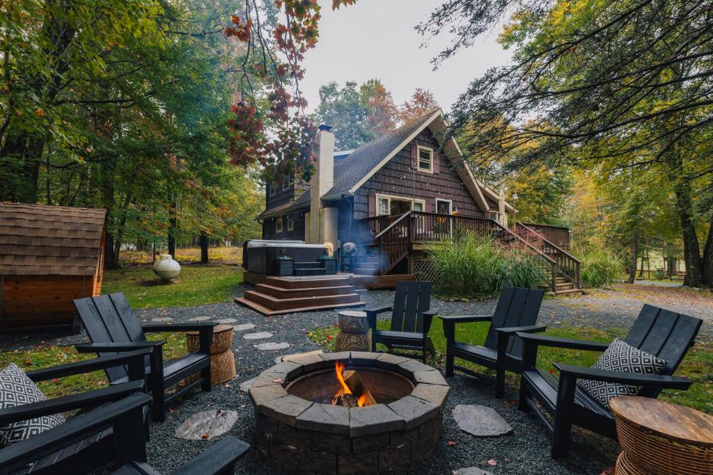 Family Pocono Gem by the lake with private sauna, hot tub, and huge game room