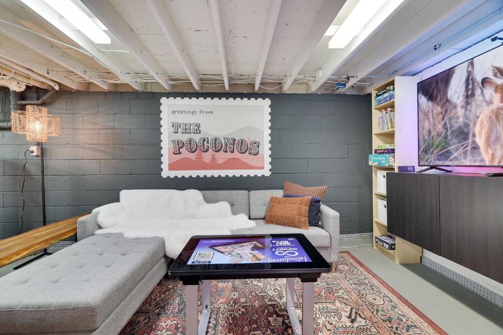 Family Pocono Gem by the lake with private sauna, hot tub, and huge game room - Image 6