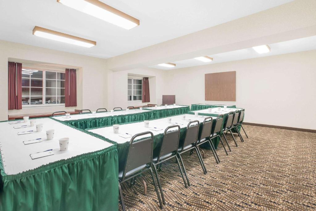 Microtel Inn & Suites by Wyndham Hamburg - Image 6