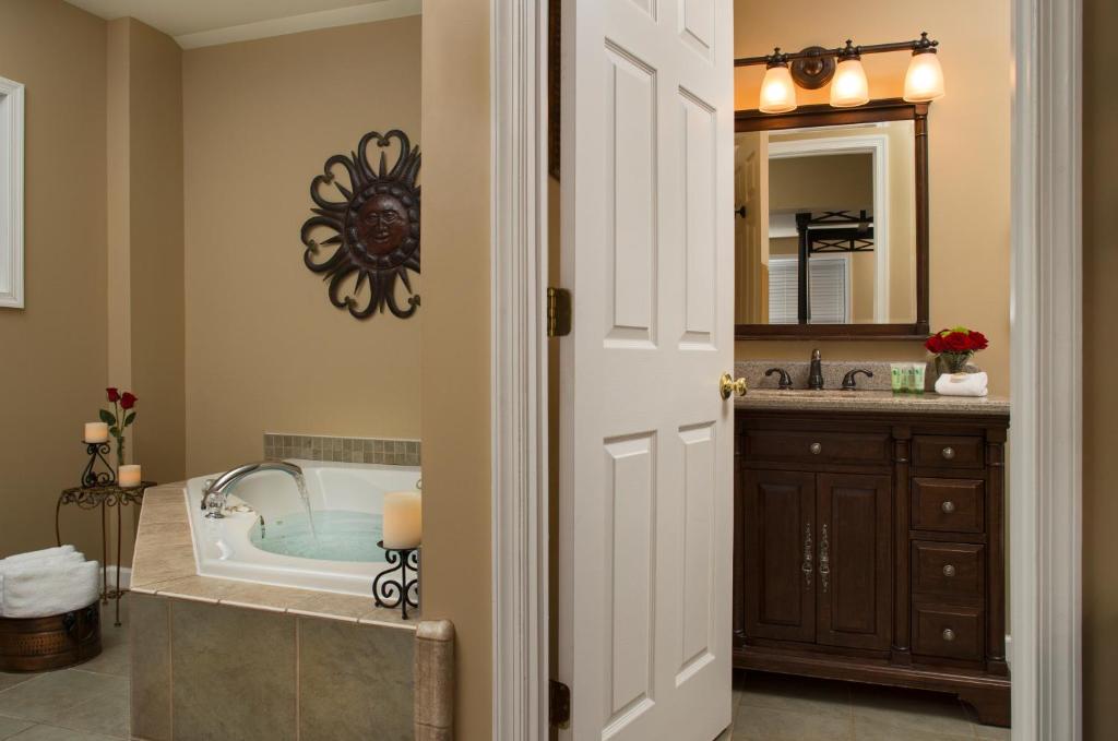 1825 Inn Bed and Breakfast - Image 8