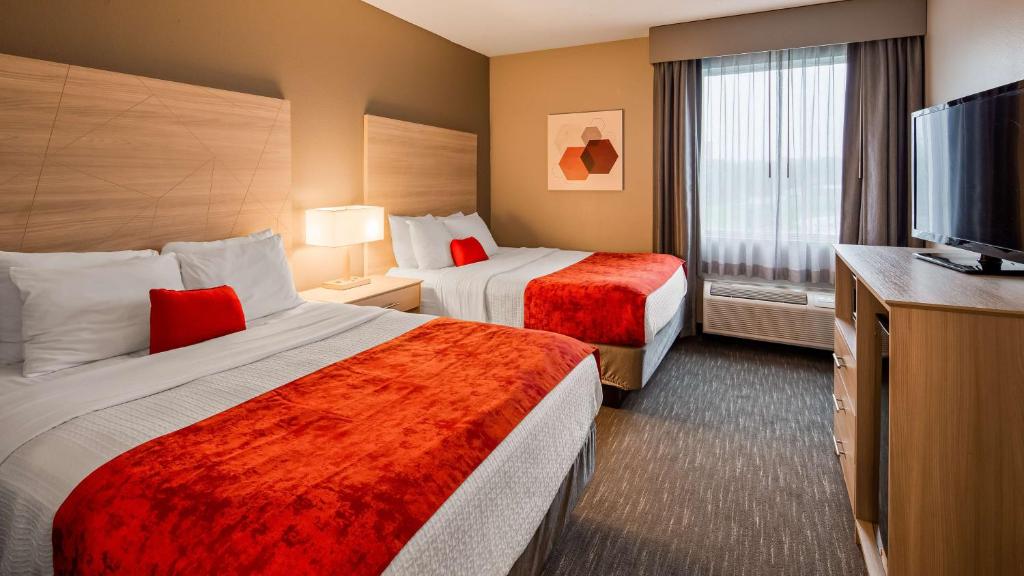 Best Western Plus New Cumberland - Image 8