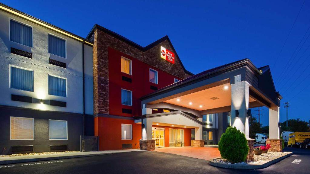 Best Western Plus New Cumberland - Image 7