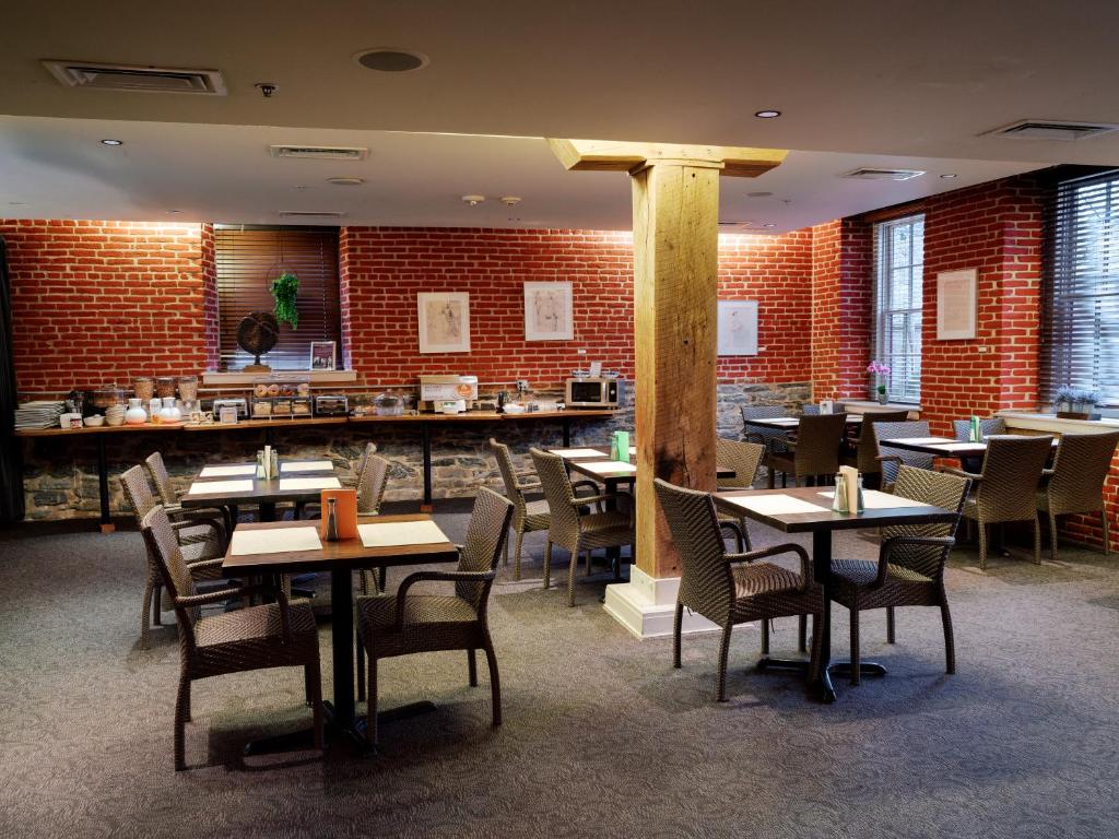 Lancaster Arts Hotel - Image 4